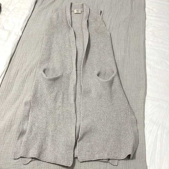 Long Short Sleeve Cardigan from Aritzia - Picture 2 of 3